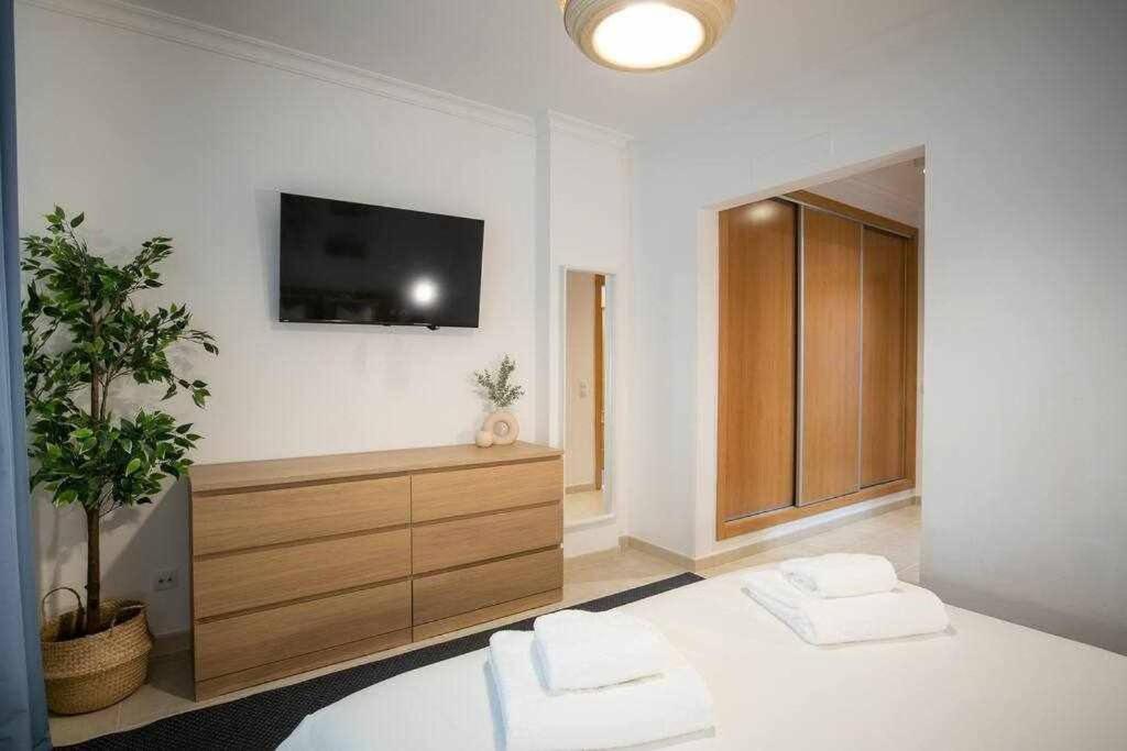 Modern 3Br Apt W/ Lg Terrace, Bbq, Ac & Parking Тавіра Екстер'єр фото