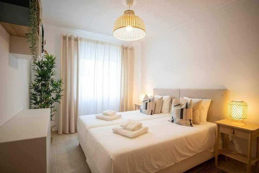Modern 3Br Apt W/ Lg Terrace, Bbq, Ac & Parking Тавіра Екстер'єр фото